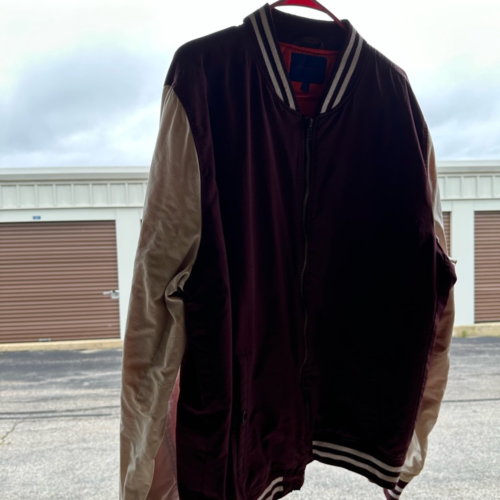 Aeropostale old school fashion jacket size XL COLOR:Dark red***